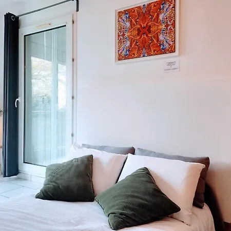 Cosy Between And Paris Apartamento *